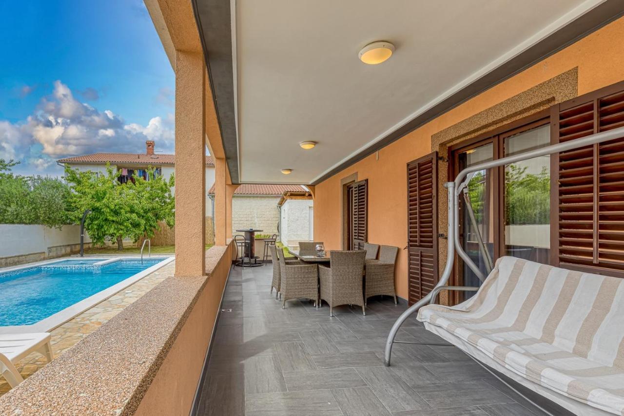 Emanuela With Private Pool Apartment Loborika ภายนอก รูปภาพ